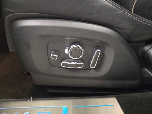 Used 2019 Jaguar XJ R-Sport image 23