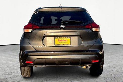 Used 2023 Nissan Kicks SV image 4