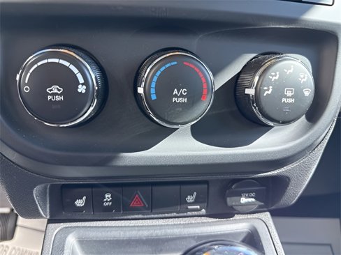 Used 2017 Jeep Patriot Latitude image 27