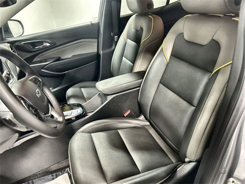 Used 2025 Chevrolet Trax ACTIV w/ Sunroof Package image 13