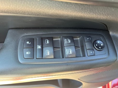 Used 2019 Jeep Grand Cherokee Altitude image 29