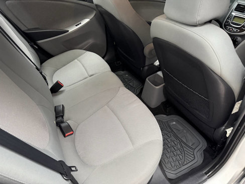 Used 2013 Hyundai Accent GLS image 28