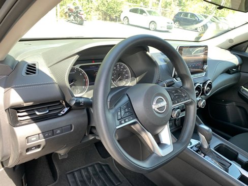 Used 2024 Nissan Sentra SV image 32