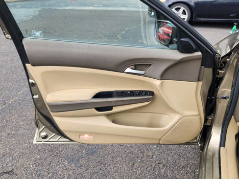 Used 2010 Honda Accord LX image 9