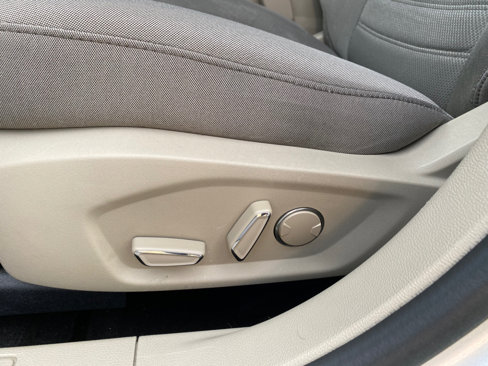 Used 2019 Ford Fusion SE image 28