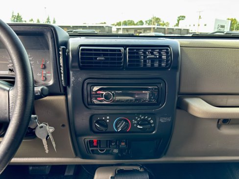 Used 2004 Jeep Wrangler Rubicon image 21