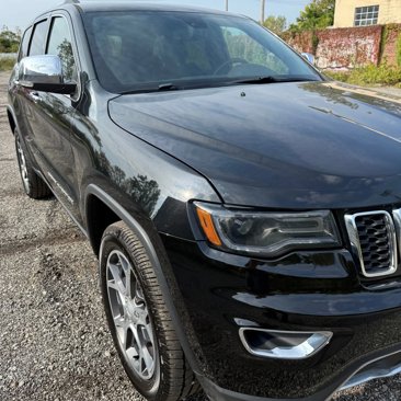 Used 2019 Jeep Grand Cherokee Limited w/ Luxury Group II image 3