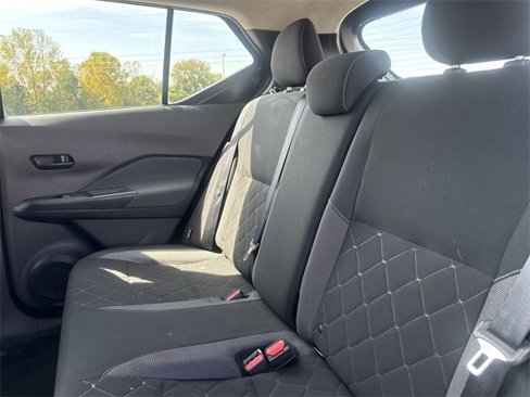 Used 2020 Nissan Kicks S image 29