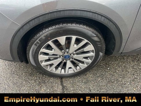 Used 2022 Ford Escape Titanium image 13