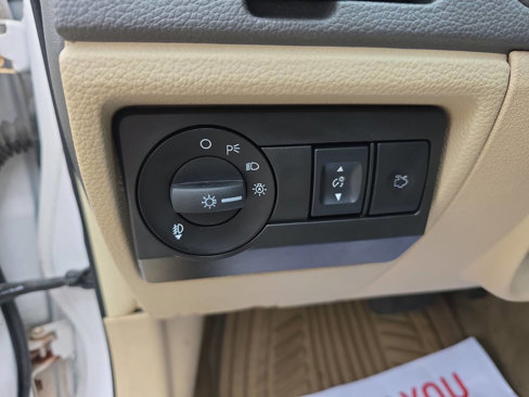 Used 2012 Ford Fusion SEL image 23