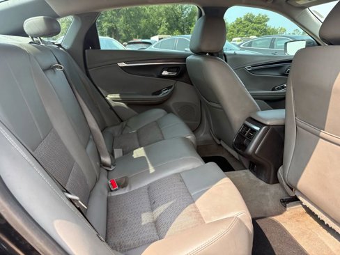 Used 2015 Chevrolet Impala LT w/ Convenience Package image 7
