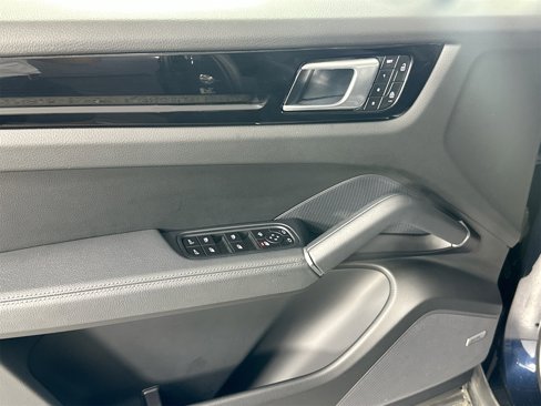 Certified 2023 Porsche Cayenne image 32