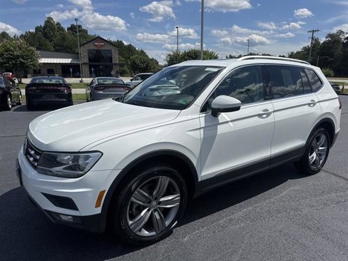 Used 2020 Volkswagen Tiguan SEL image 1