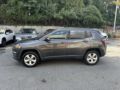 Used 2018 Jeep Compass Latitude w/ Cold Weather Group image 9