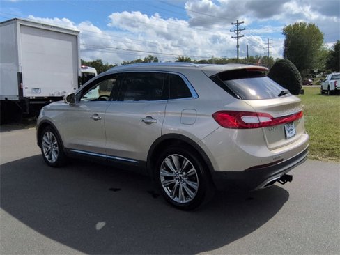 Used 2017 Lincoln MKX Reserve w/ Driver Assistance Package image 11