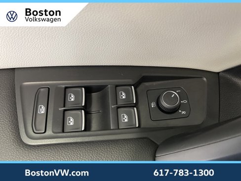 Certified 2021 Volkswagen Tiguan SE w/ Panoramic Sunroof Package image 28