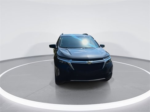 Used 2023 Chevrolet Equinox LT image 2
