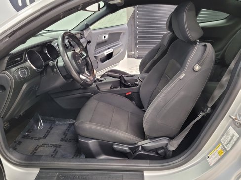 Used 2015 Ford Mustang Coupe image 17