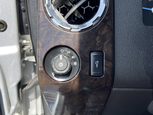 Used 2013 Ford F250 Platinum w/ FX4 Off Road Pkg image 24