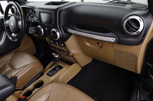 Used 2017 Jeep Wrangler Unlimited Rubicon w/ Connectivity Group image 34