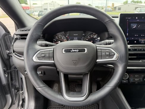 Used 2022 Jeep Compass Altitude w/ Convenience Group image 28