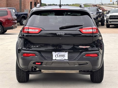 Used 2017 Jeep Cherokee Trailhawk w/ Comfort/Convenience Group image 5
