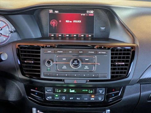 Used 2017 Honda Accord Sport image 14