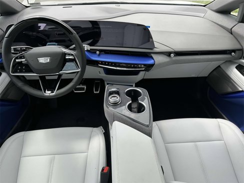 New 2025 Cadillac Optiq Luxury 1 image 18