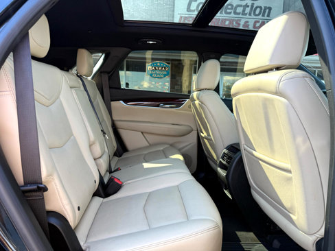 Used 2017 Cadillac XT5 Luxury w/ Driver Awareness Package image 20