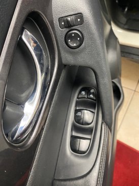 Used 2018 Nissan Rogue SV image 16