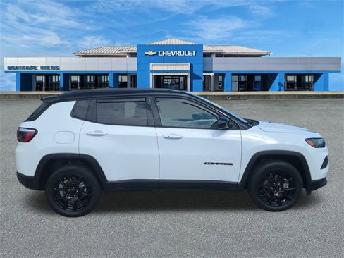 Used 2022 Jeep Compass Altitude w/ Convenience Group image 3