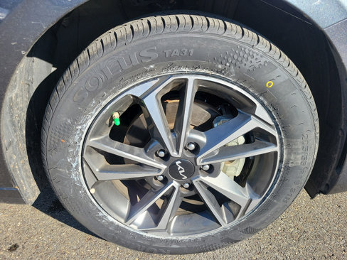 Used 2023 Kia Forte LXS image 8