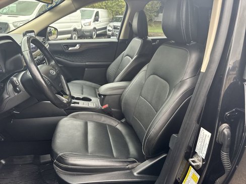 Used 2020 Ford Escape Titanium image 11