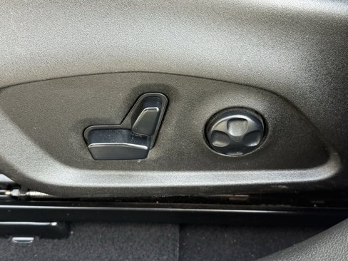 Used 2021 Jeep Renegade Limited image 24