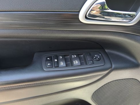 Used 2021 Jeep Grand Cherokee Laredo X image 7