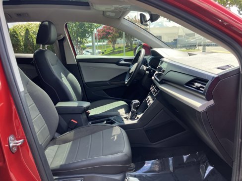 Used 2022 Volkswagen Taos SE image 36