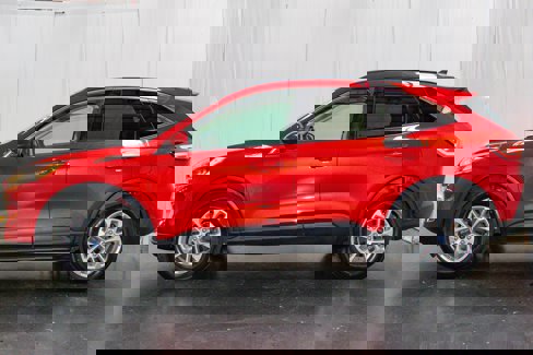 Used 2021 Ford Escape SE w/ Cold Weather Package image 4