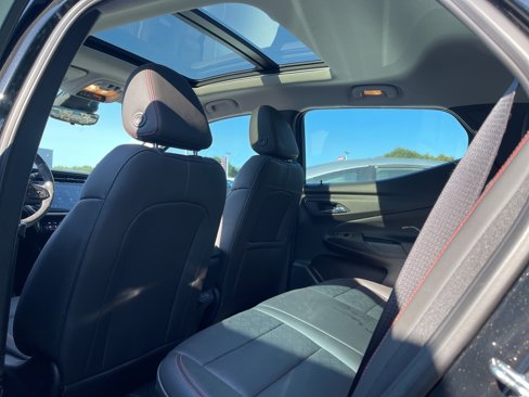 Used 2023 Chevrolet Bolt EUV Premier w/ Sun & Sound Package image 4