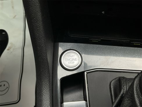Used 2018 Volkswagen Tiguan SE image 25