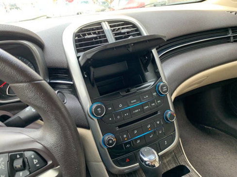 Used 2016 Chevrolet Malibu LT image 17