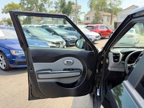 Used 2016 Kia Soul image 16