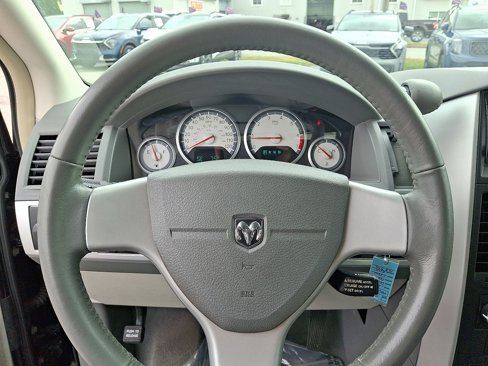 Used 2010 Dodge Grand Caravan Crew w/ Heated Seat Group image 19