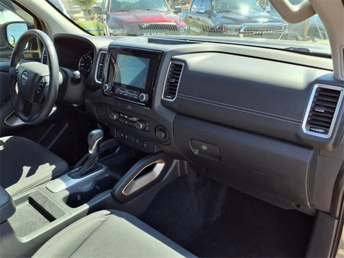 Used 2022 Nissan Frontier SV image 23