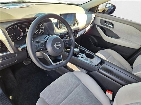 Used 2022 Nissan Rogue SV image 10