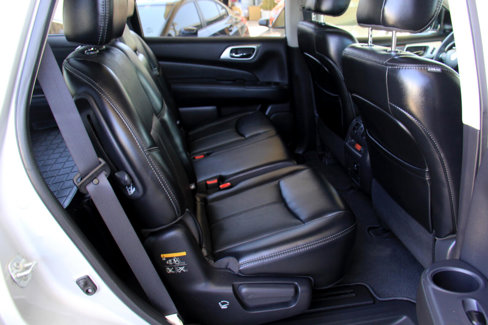 Used 2017 Nissan Pathfinder Platinum image 35