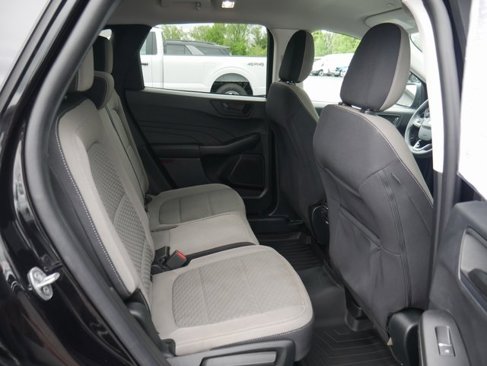 Used 2022 Ford Escape SE w/ SE Sport Appearance Package image 24