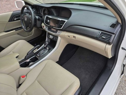 Used 2014 Honda Accord Touring image 6