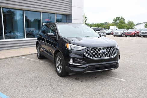 Used 2023 Ford Edge SEL w/ Convenience Package image 9