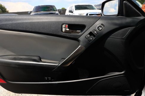 Used 2013 Hyundai Genesis 2.0T image 40