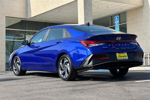 Certified 2025 Hyundai Elantra Sport image 6